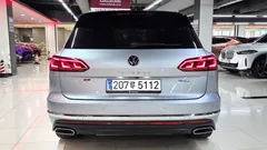 2023 Volkswagen Touareg 3.0 TDI Prestige, серебристый — фото 8