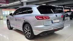 2023 Volkswagen Touareg 3.0 TDI Prestige, серебристый — фото 9