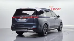 2023 Kia Carnival Diesel 7-Seater Signature — фото 2