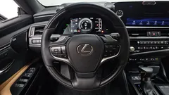 2022 Lexus ES Executive — фото 13