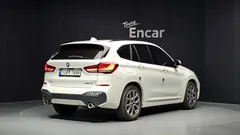 2022 BMW X1 xDrive 20i M Sport — фото 2