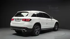 2022 Mercedes-Benz GLC-Class GLC300e 4MATIC — фото 2