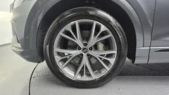 2022 Audi Q8 55 TFSI Quattro Premium, серый — фото 5