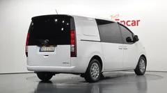 2022 Hyundai Staria Cargo 5-Seater — фото 2