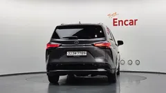 2022 Toyota Sienna 2.5 Hybrid 2WD, серый — фото 4