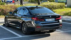 2022 BMW 5-Series 520i M Sport — фото 2