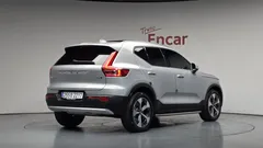 2023 Volvo XC40 B4 Ultimate Bright — фото 2