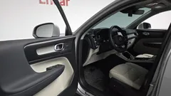 2023 Volvo XC40 B4 Ultimate Bright — фото 10