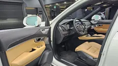 2023 Volvo XC90 B6 Ultimate Bright — фото 10