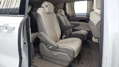 2023 Kia Carnival Diesel 9-Seater Hi-Limousine — фото 11