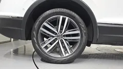 2023 Volkswagen Tiguan 2.0 TSI Prestige — фото 5