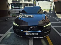 2023 Volvo XC60 T8 Ultimate Bright — фото 11