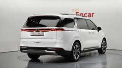 2023 Kia Carnival Diesel 9-Seater Noblesse — фото 2