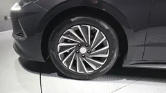 2023 Hyundai Sonata Premium Plus — фото 5