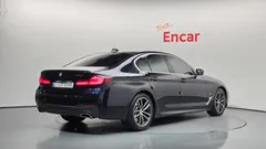 2022 BMW 5-Series 520i M Sport — фото 2