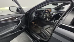 2022 BMW 5-Series 520i M Sport — фото 10