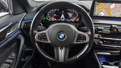 2022 BMW 5-Series 520i M Sport — фото 13