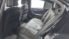 2022 BMW 5-Series 520i M Sport — фото 19