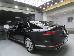 2023 Genesis G90 Gasoline 3.5 Turbo e-S/C AWD LWB, чёрный — фото 2