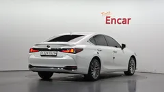 2023 Lexus ES Executive — фото 2
