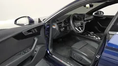 2021 Audi A5 40 TDI Quattro Premium Sportback, синий — фото 10
