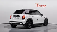 2024 Mini Cooper 5Door Classic — фото 2