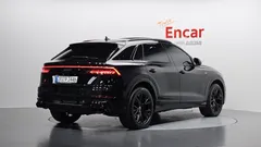 2022 Audi Q8 55 TFSI Quattro Premium — фото 2
