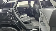 2022 Audi Q8 55 TFSI Quattro Premium — фото 11