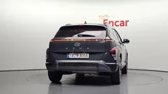 2023 Hyundai Kona Premium, серый — фото 4