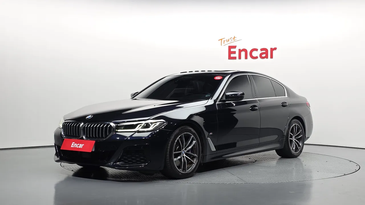 2022 BMW 5-Series 520i M Sport