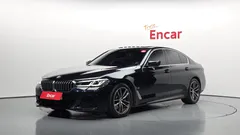 2022 BMW 5-Series 520i M Sport — фото 1