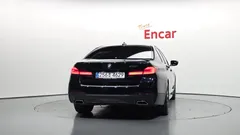 2022 BMW 5-Series 520i M Sport — фото 4