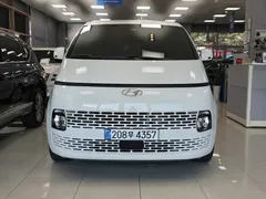 2023 Hyundai Staria Tourer 9-Seater — фото 2
