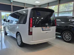 2023 Hyundai Staria Tourer 9-Seater — фото 4