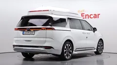 2022 Kia Carnival Diesel 9-Seater Hi-Limousine — фото 2