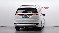 2022 Kia Carnival Diesel 9-Seater Hi-Limousine — фото 4