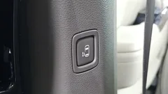 2022 Kia Carnival Diesel 9-Seater Hi-Limousine — фото 18