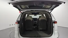 2022 Kia Carnival Diesel 9-Seater Hi-Limousine — фото 20