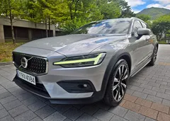 2024 Volvo V60 B5 Ultimate AWD, серый — фото 2