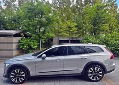 2024 Volvo V60 B5 Ultimate AWD, серый — фото 3