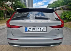 2024 Volvo V60 B5 Ultimate AWD, серый — фото 5