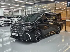 2024 Toyota Alphard 2.5 HEV Executive AWD, чёрный — фото 13
