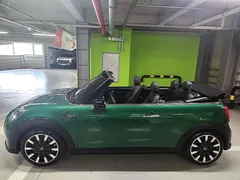 2022 Mini Cooper Convertible Classic, зелёный — фото 3