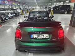 2022 Mini Cooper Convertible Classic, зелёный — фото 5