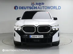 2023 BMW XM 4.4, белый — фото 4