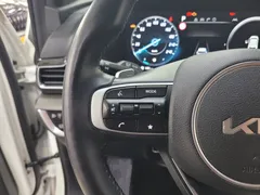 2023 Kia Sportage Signature 2WD — фото 5