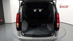 2022 Hyundai Staria Cargo 5-Seater — фото 19