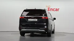 2023 Kia Carnival Diesel 9-Seater Prestige — фото 4