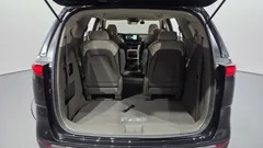 2023 Kia Carnival Diesel 9-Seater Prestige — фото 16