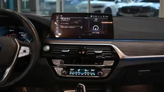 2023 BMW 5-Series 530e Luxury — фото 16